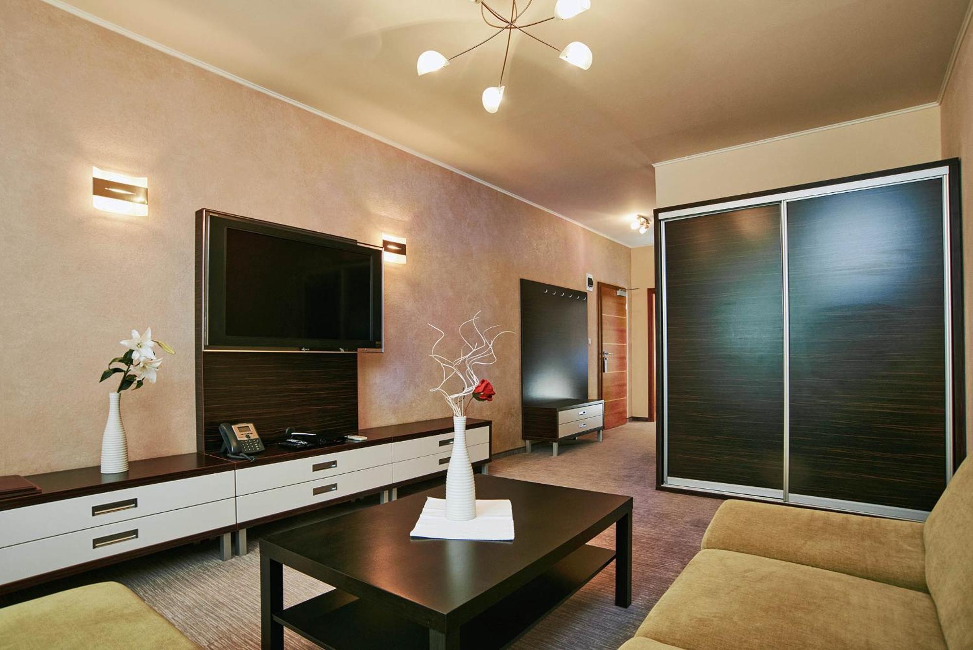Privilege - Empire Hotels Group 科希策 外观 照片