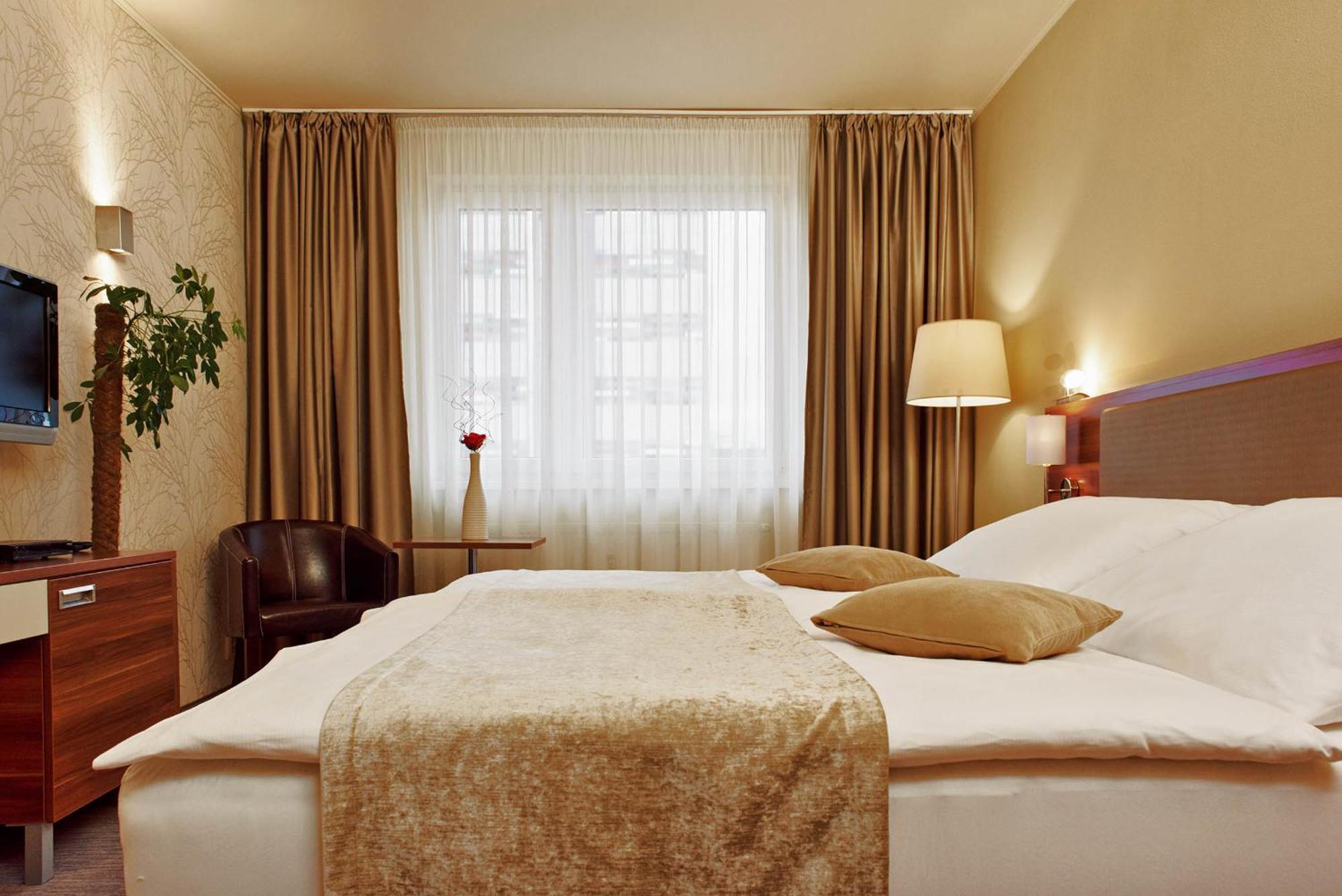 Privilege - Empire Hotels Group 科希策 外观 照片