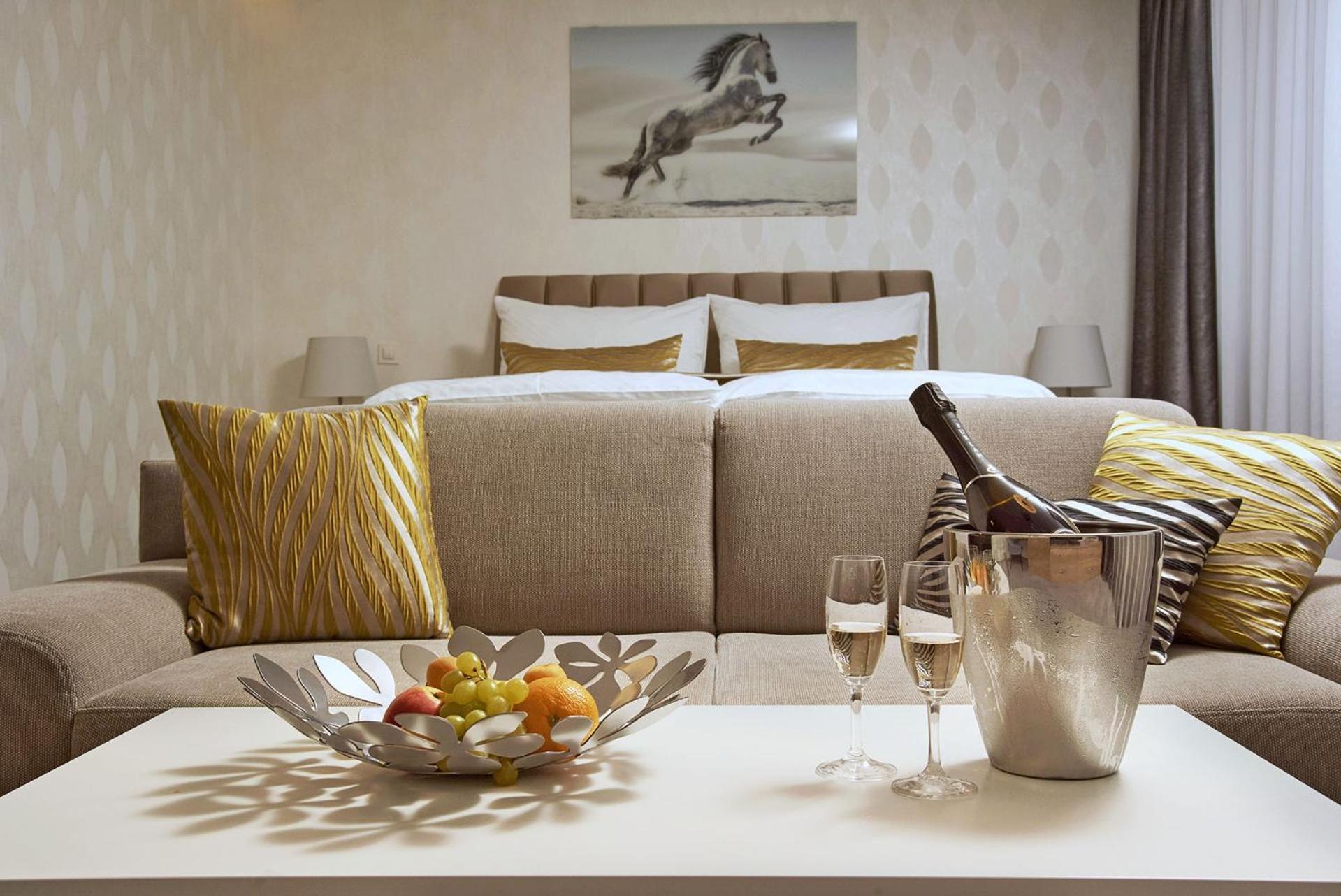 Privilege - Empire Hotels Group 科希策 外观 照片