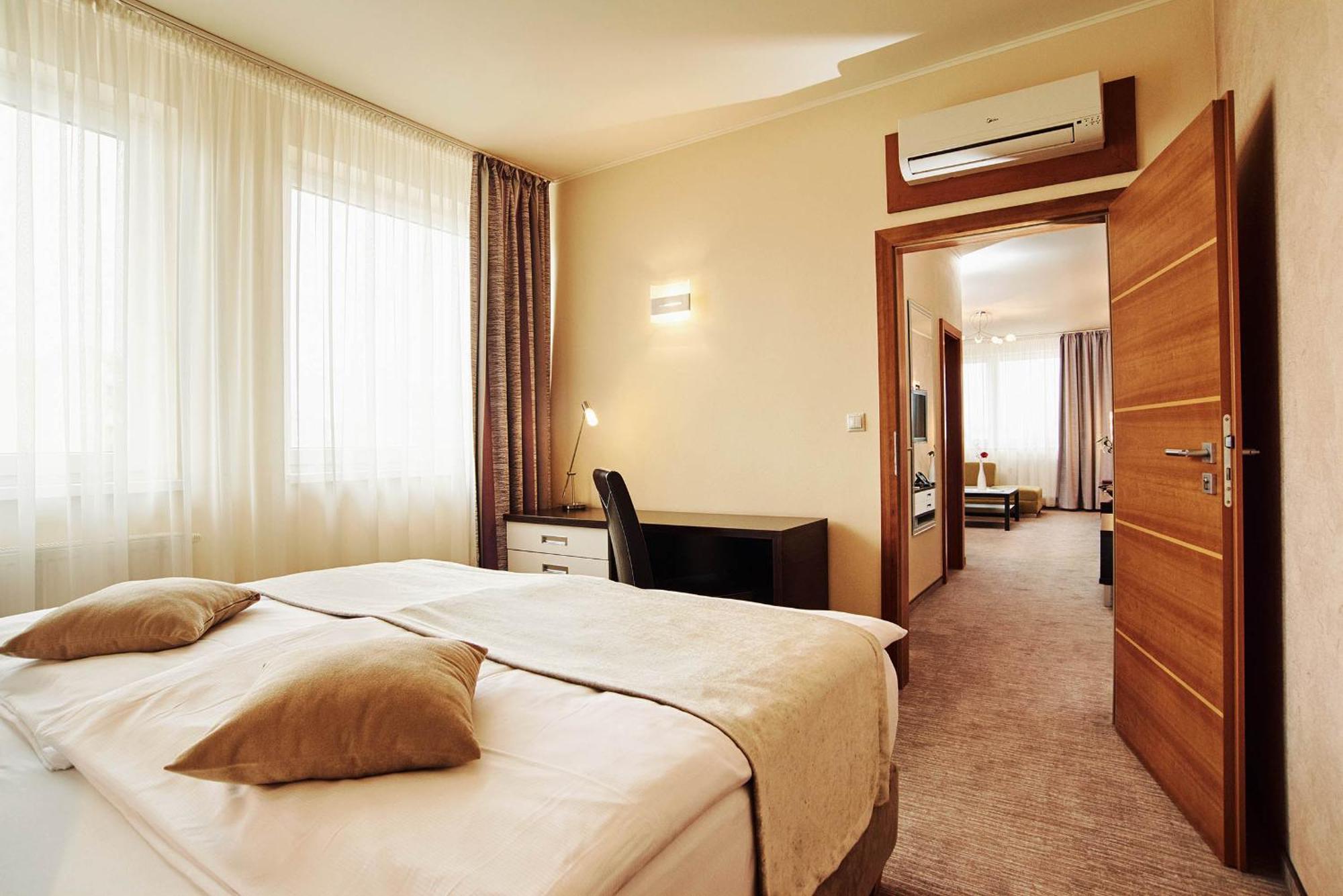 Privilege - Empire Hotels Group 科希策 外观 照片