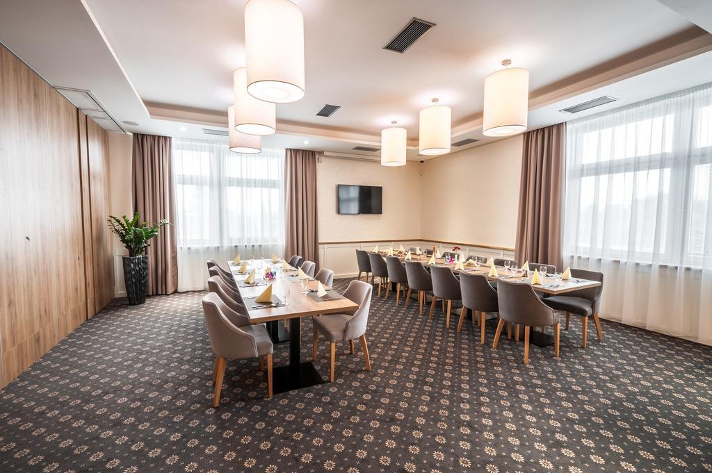 Privilege - Empire Hotels Group 科希策 外观 照片