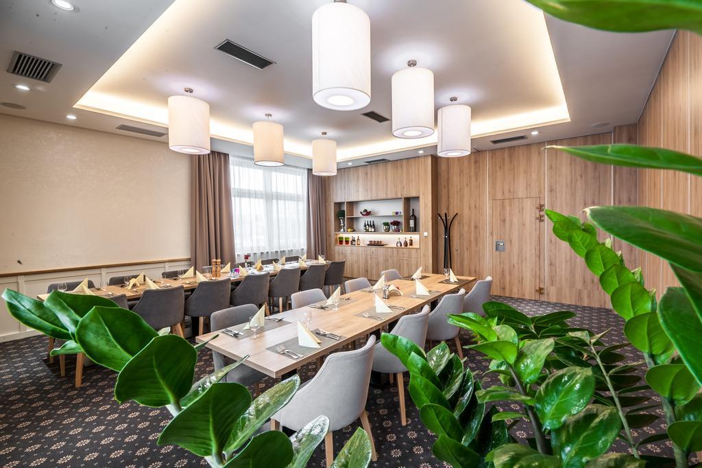 Privilege - Empire Hotels Group 科希策 外观 照片
