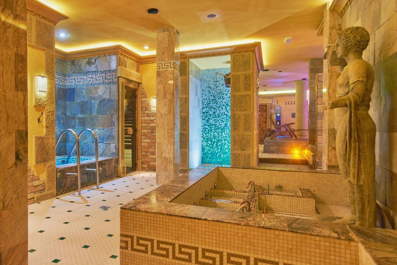 Privilege - Empire Hotels Group 科希策 外观 照片